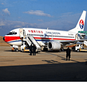 浦东机场空运航空快运业稳步发展的原因是什么？